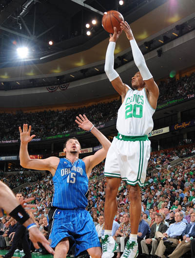 斯缺阵的情 斯缺阵的情