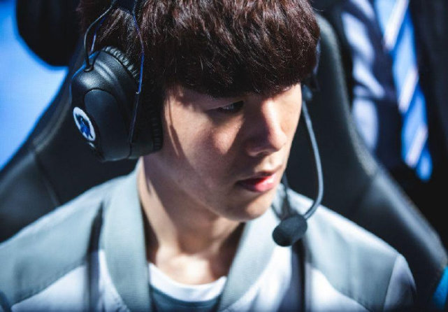 始涌现出越 始涌现出越